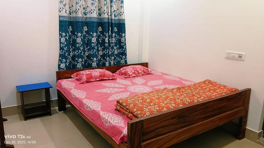 Double Bed AC/NON-AC ROOM